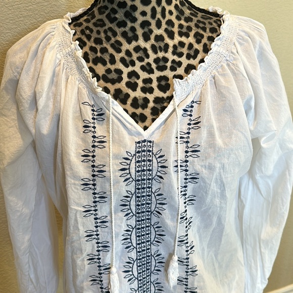 Women’sVintage DCC Missy white top with blue embroidered detail, size L - Picture 2 of 7